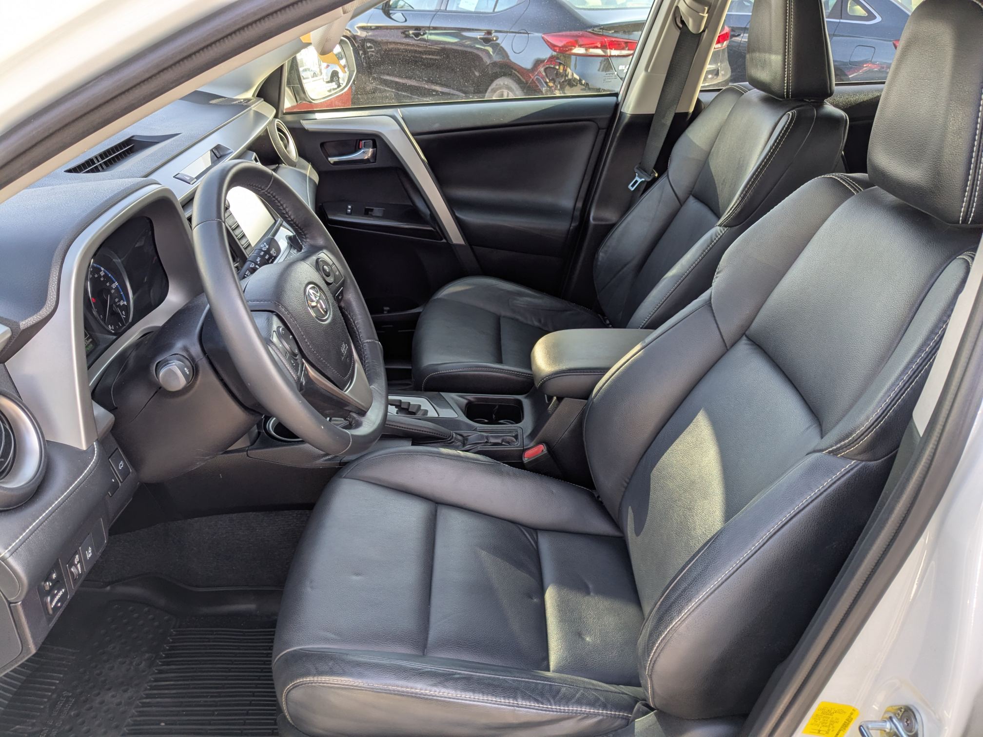 2017 Toyota RAV4 Limited - Photo 13