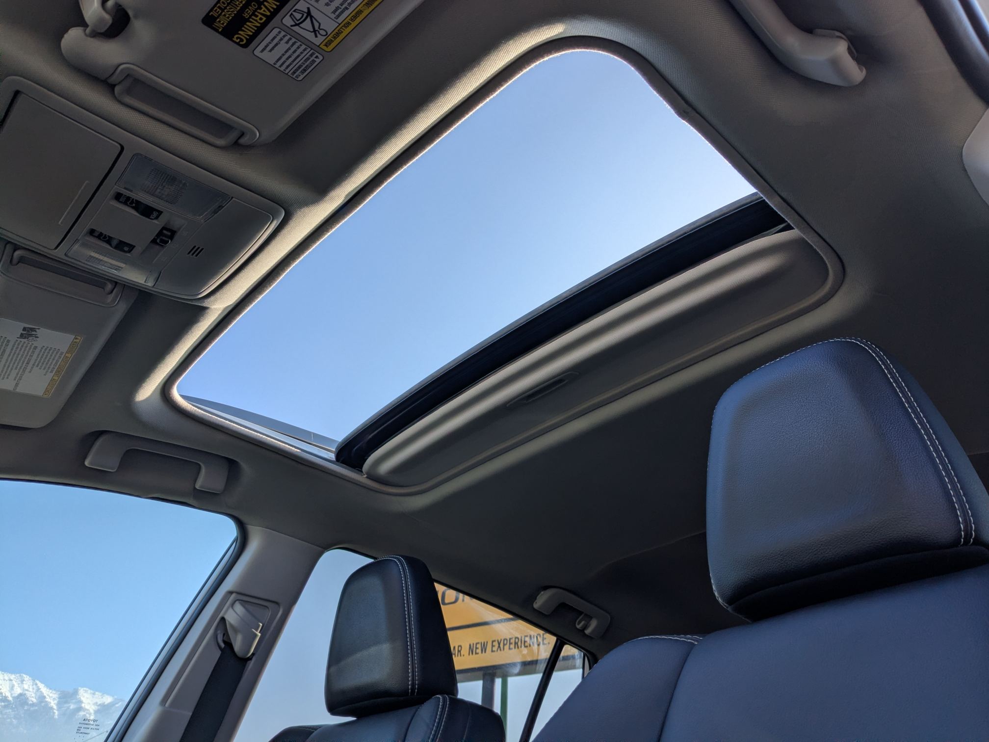 2017 Toyota RAV4 Limited - Photo 17