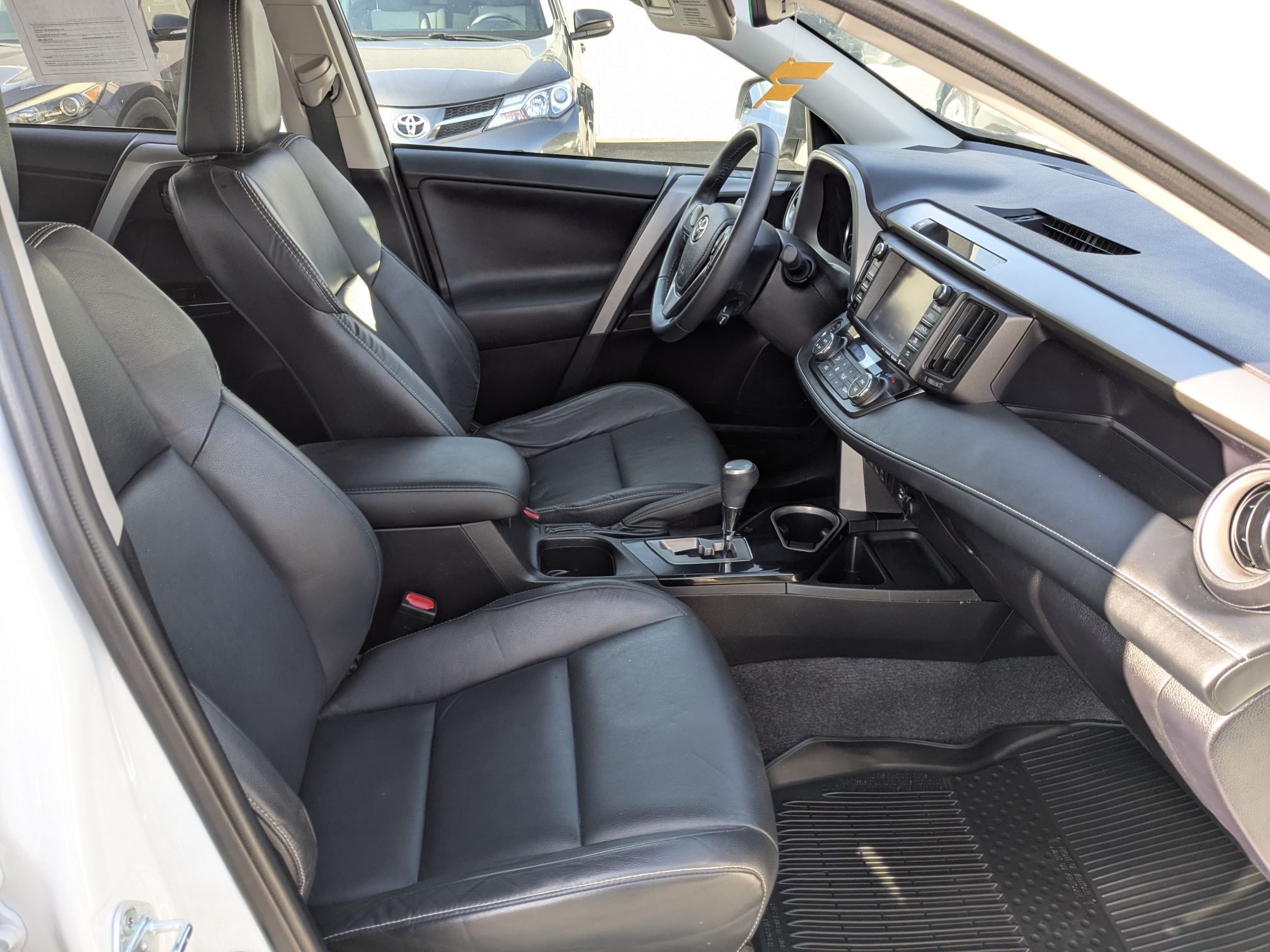 2017 Toyota RAV4 Limited - Photo 18