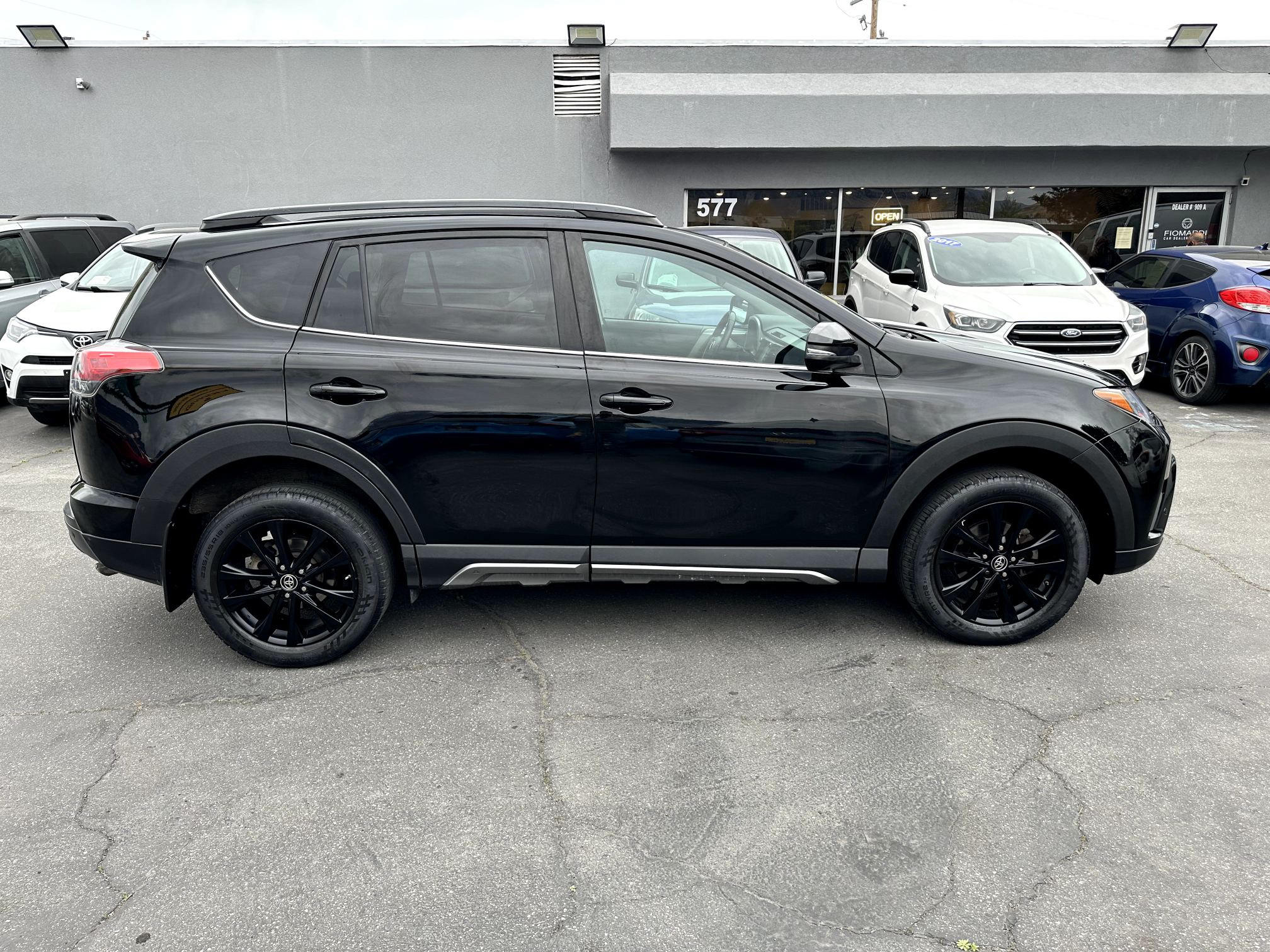 2018 Toyota RAV4 Adventure - Photo 9
