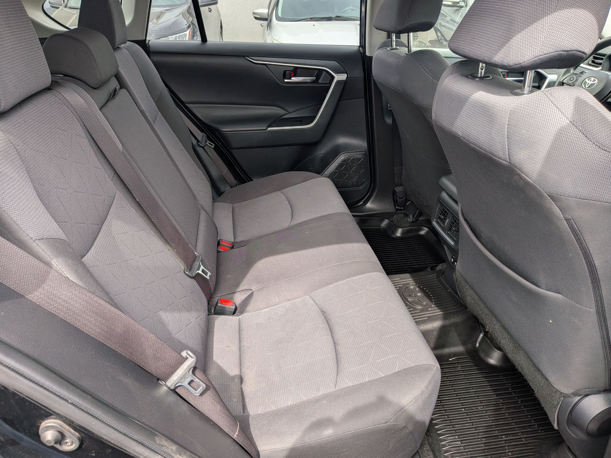 2019 Toyota RAV4 XLE - Photo 19
