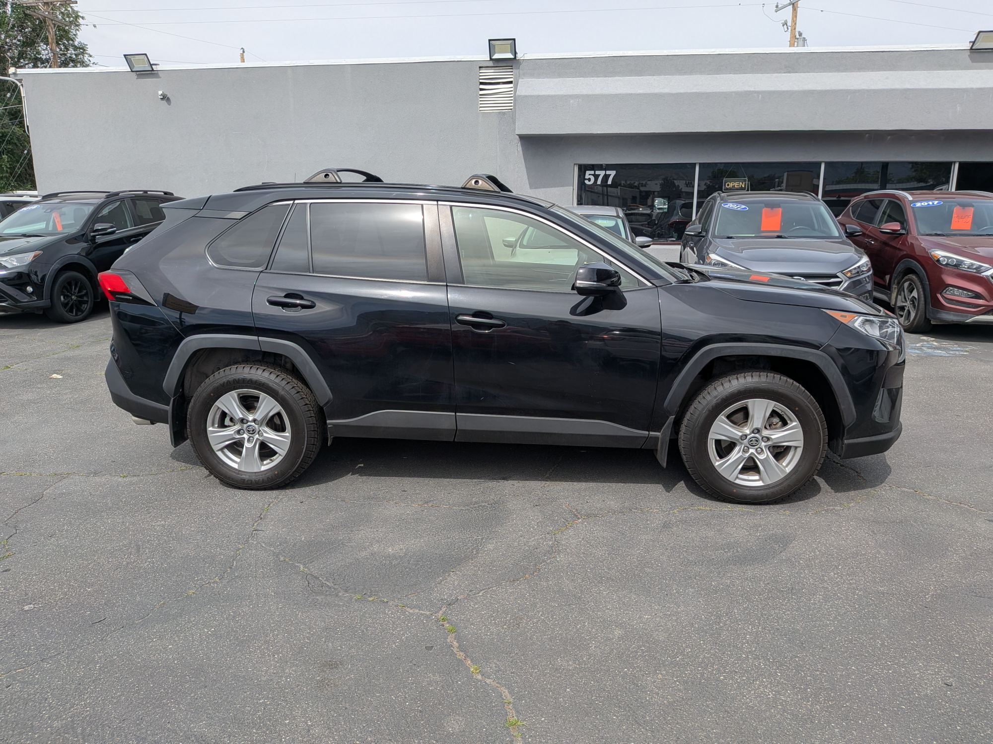 2019 Toyota RAV4 XLE - Photo 8